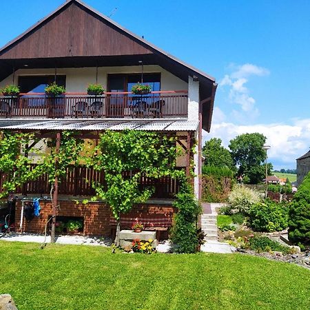 Apartman U Spycharu Bile Policany Exteriör bild