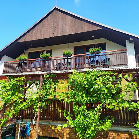 Apartman U Spycharu Bile Policany Exteriör bild