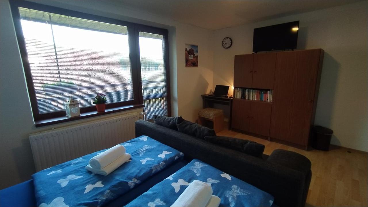 Apartman U Spycharu Bile Policany Exteriör bild