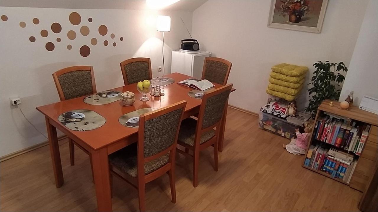 Apartman U Spycharu Bile Policany Exteriör bild