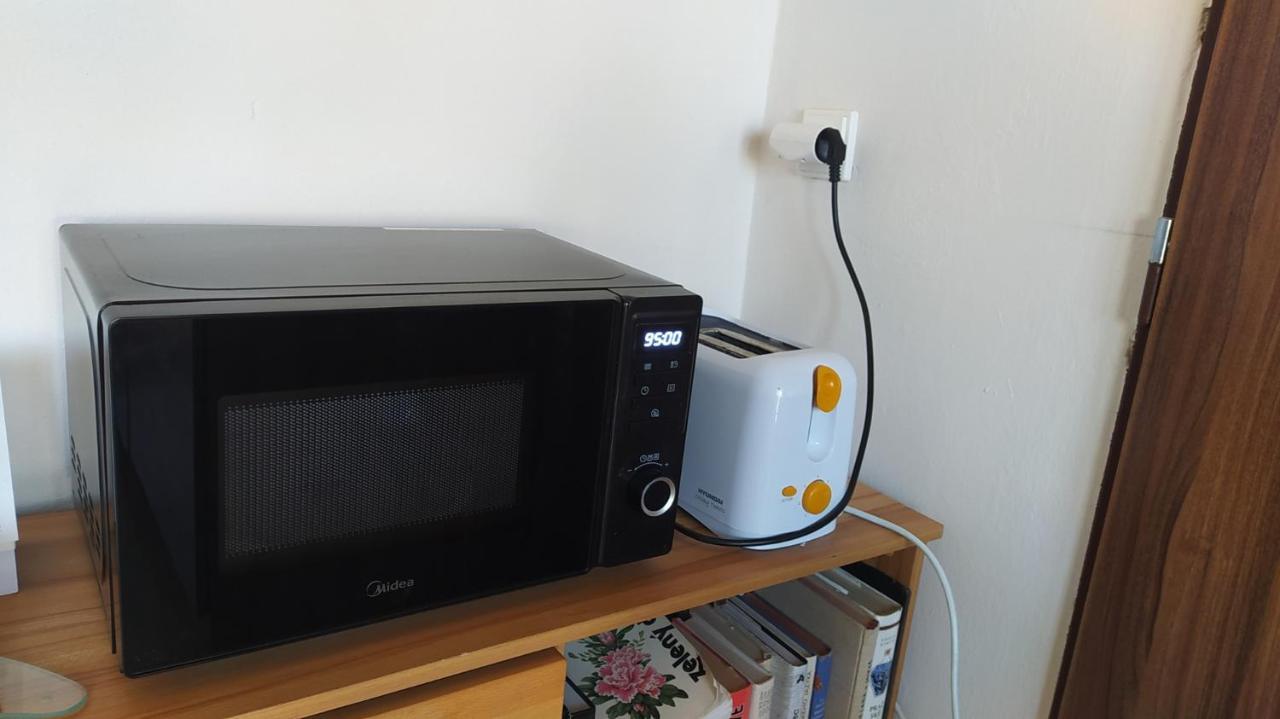 Apartman U Spycharu Bile Policany Exteriör bild